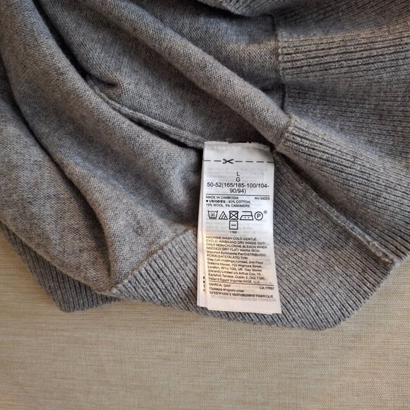GAP Mens Sweater Sz L V-Neck Cotton Cashmere Minimalist Academia Preppy Neutral - Picture 11 of 14
